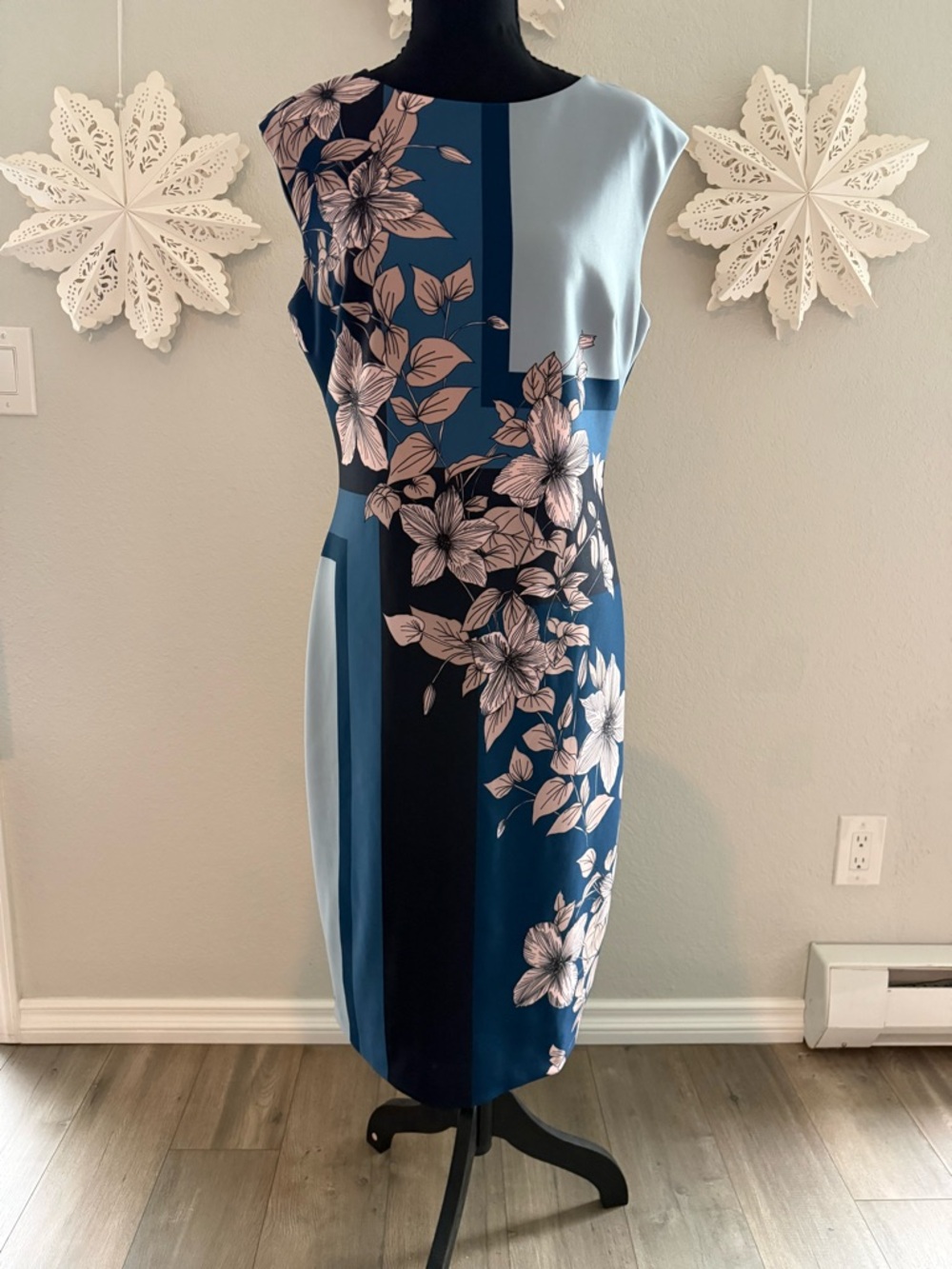 Vince Camuto Two-Tone Blue Floral Midi Sheath Dress